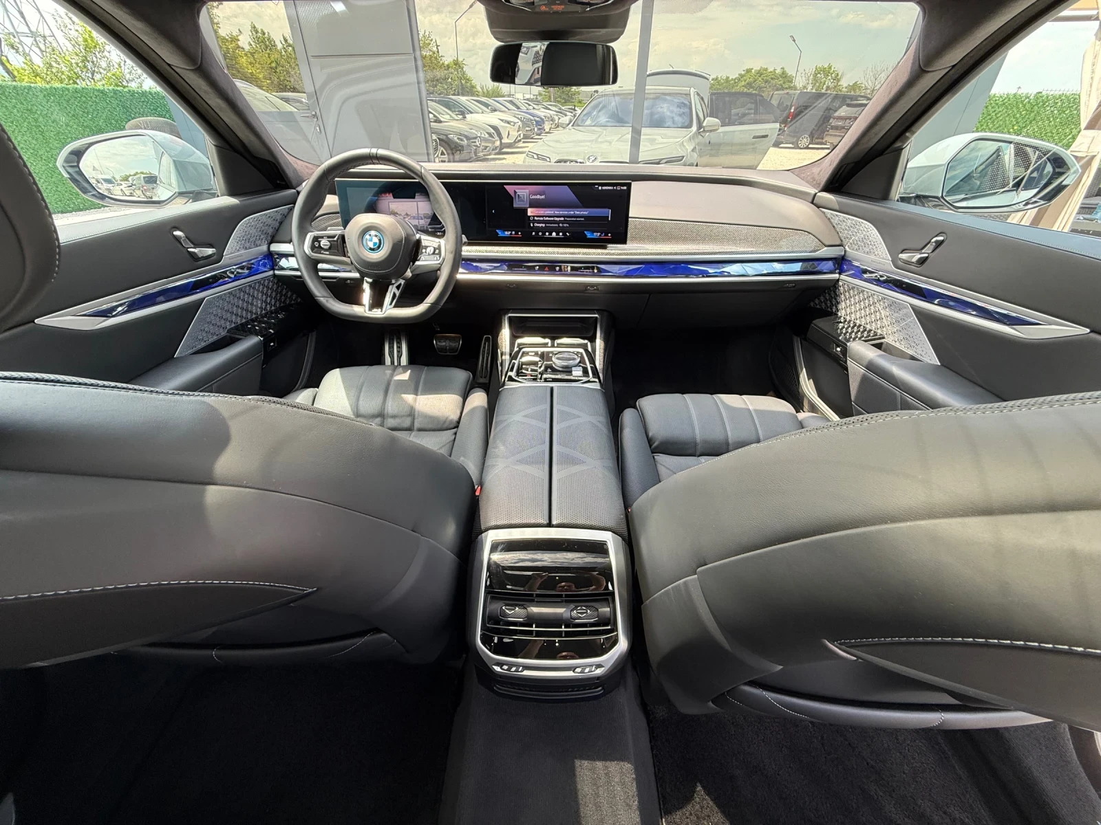 BMW i7 ///M-pack xDrive60, TV, B&W Sound, Panorama , снимка 13 - Автомобили и джипове - 54766833