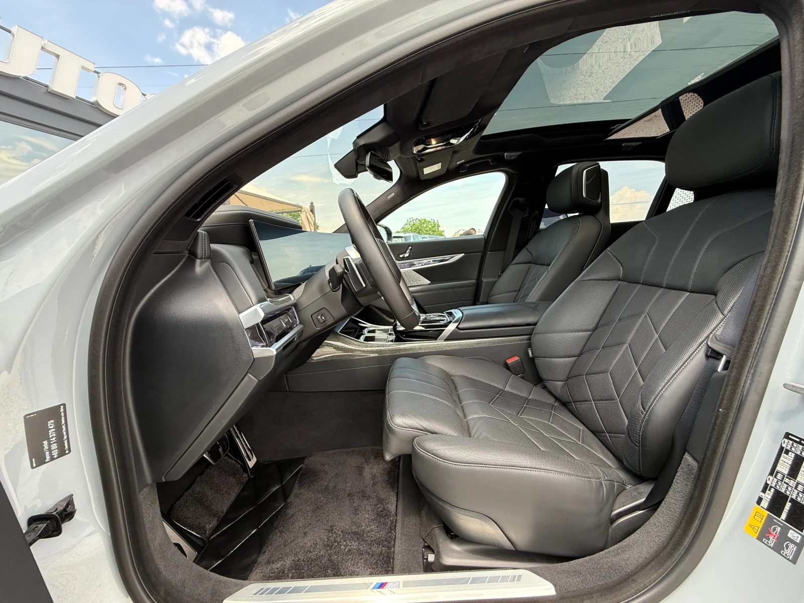 BMW i7 ///M-pack xDrive60, TV, B&W Sound, Panorama , снимка 10 - Автомобили и джипове - 54766833