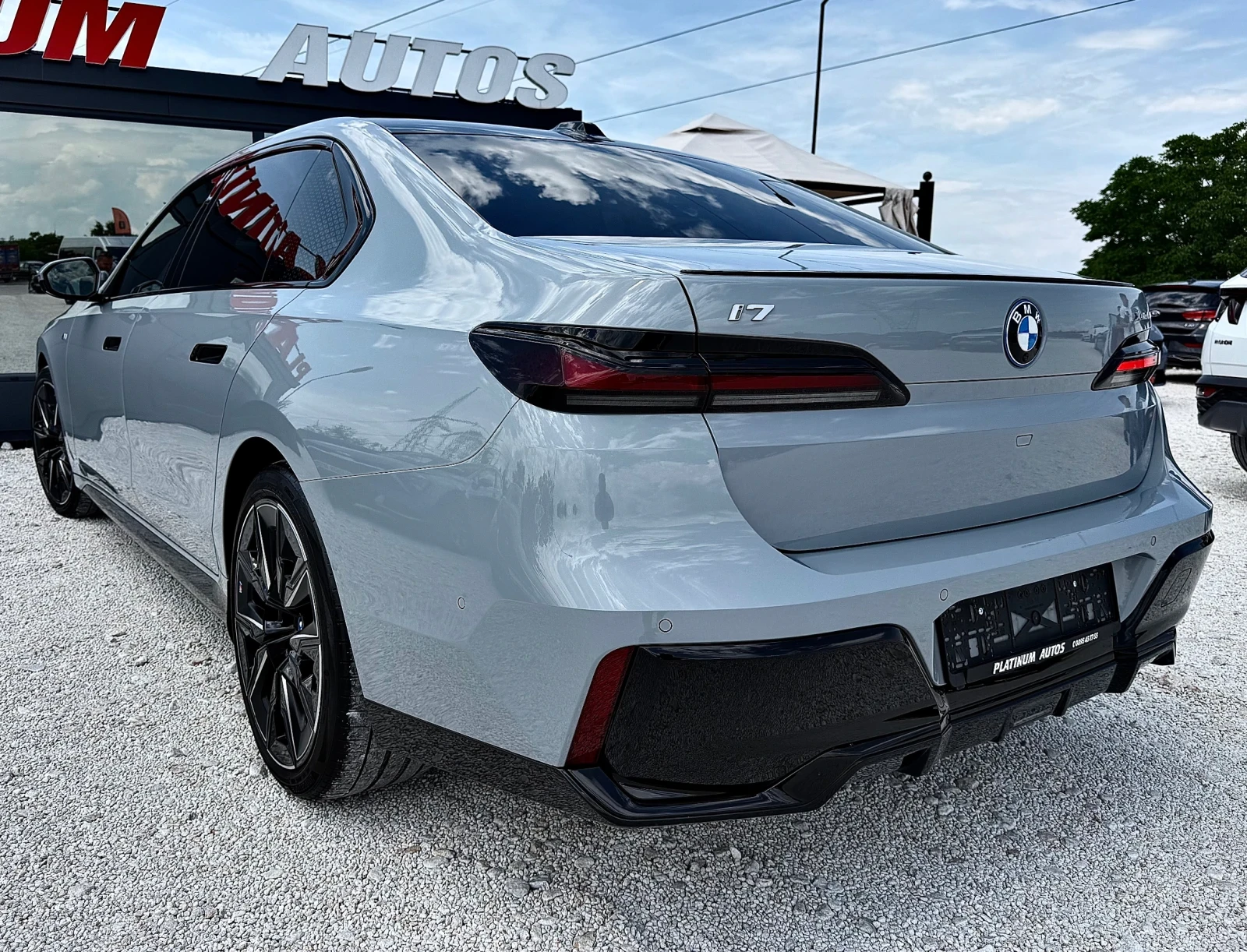BMW i7 ///M-pack xDrive60, TV, B&W Sound, Panorama , снимка 6 - Автомобили и джипове - 54766833