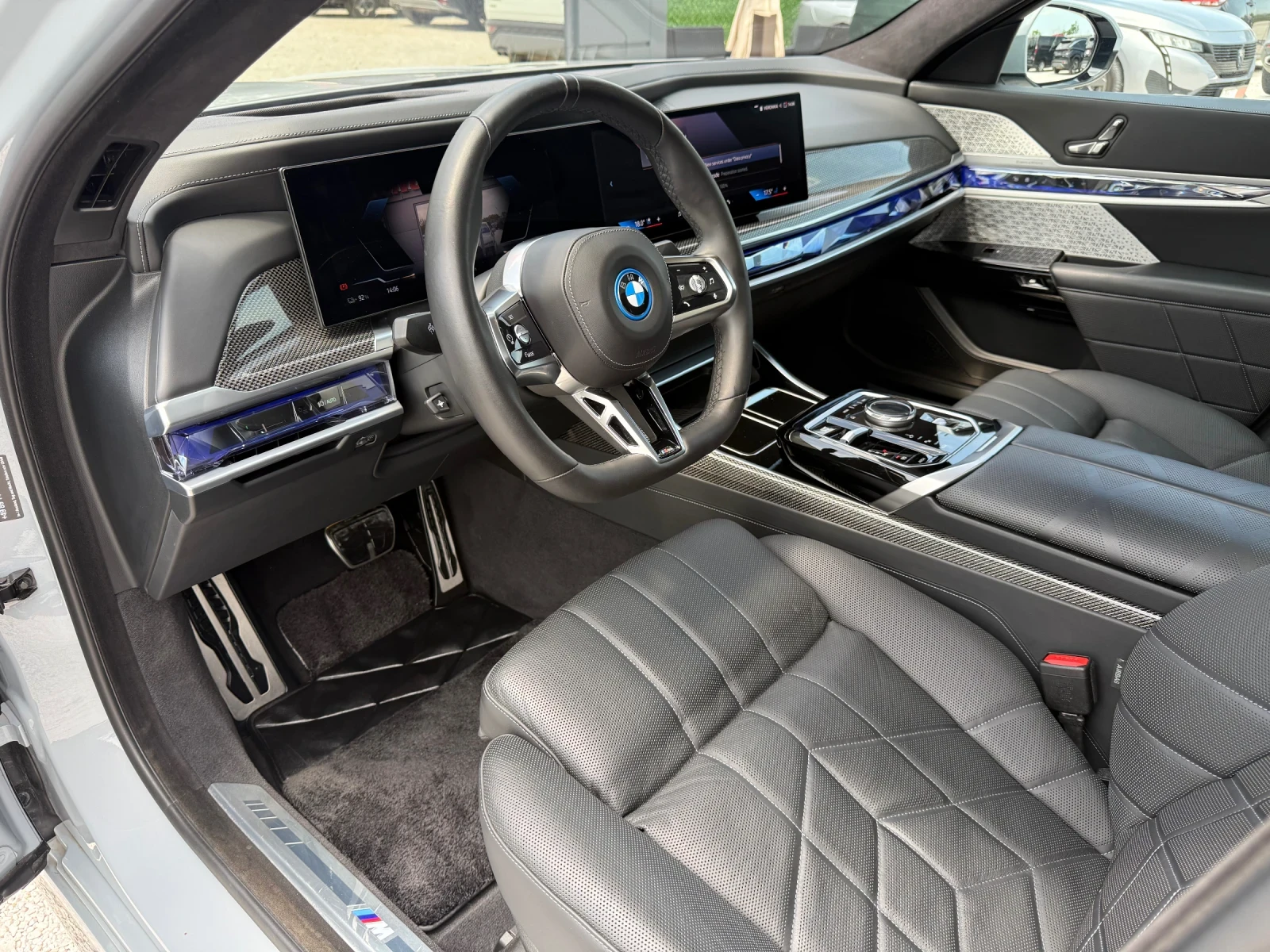 BMW i7 ///M-pack xDrive60, TV, B&W Sound, Panorama , снимка 9 - Автомобили и джипове - 54766833