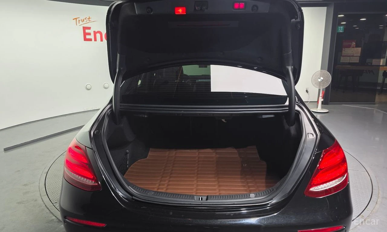 Mercedes-Benz E 53 AMG 4MATIC+ BURMESTER* ОБДУХВАНЕ* LANE* ASSIST* , снимка 16 - Автомобили и джипове - 54982116