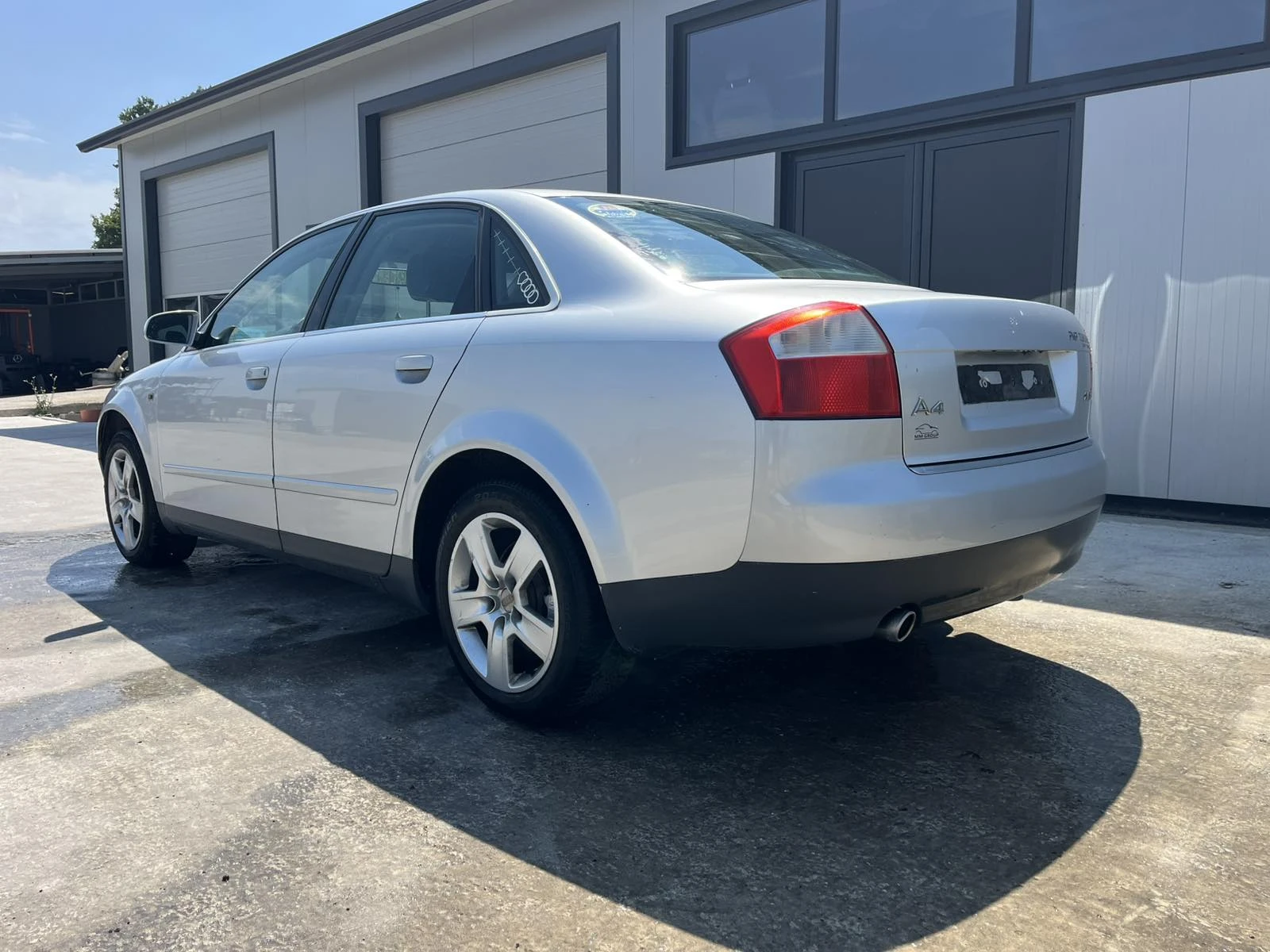 Audi A4 2.0i 131к.с., снимка 4 - Автомобили и джипове - 55611448