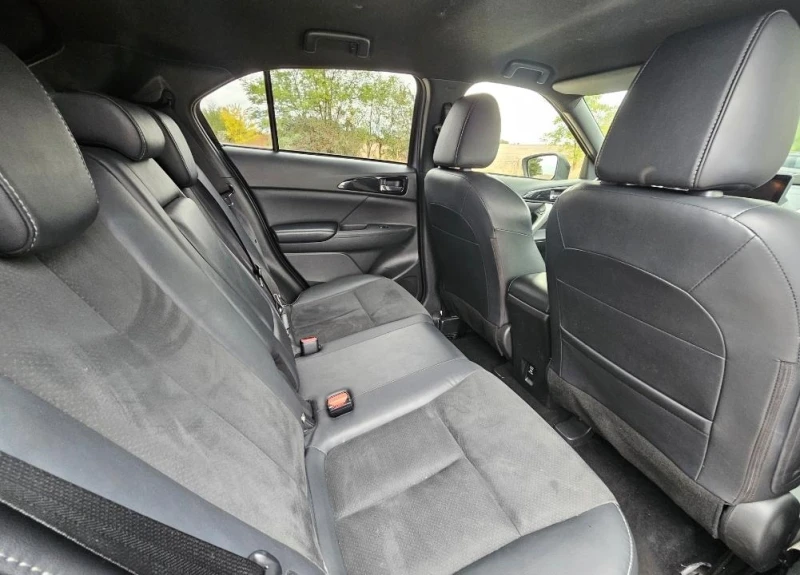 Mitsubishi Eclipse Cross PHEV Топ Състояние, снимка 14 - Автомобили и джипове - 51939595