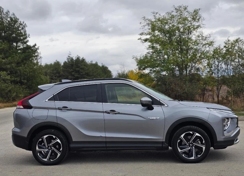 Mitsubishi Eclipse Cross PHEV Топ Състояние, снимка 8 - Автомобили и джипове - 51939595