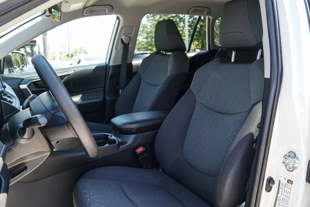Toyota Rav4 LE AWD | TSS 2.0 | Камера | BSM, снимка 13 - Автомобили и джипове - 55422206