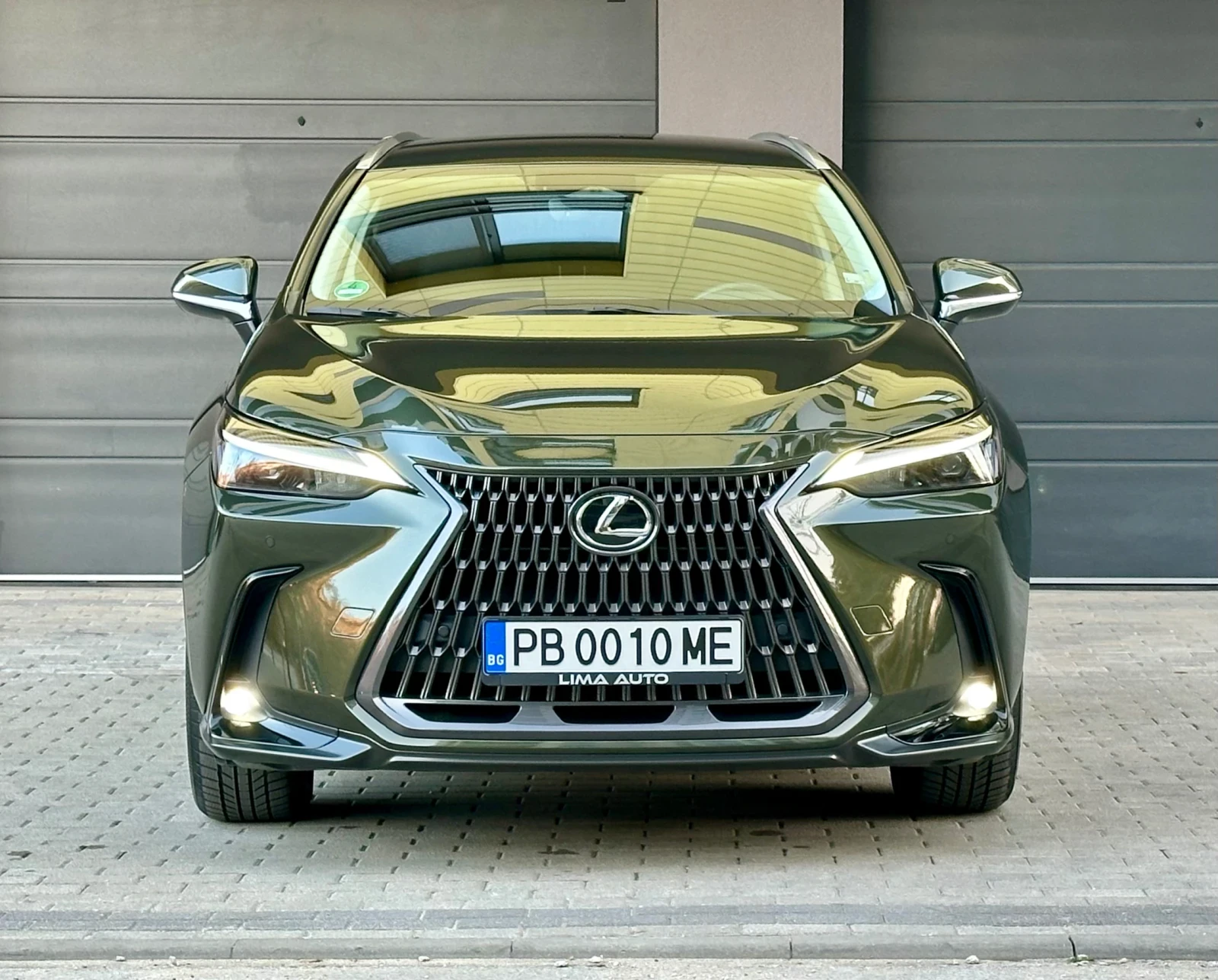 Lexus NX 350h ГАРАНЦИОНЕН! - изображение 2