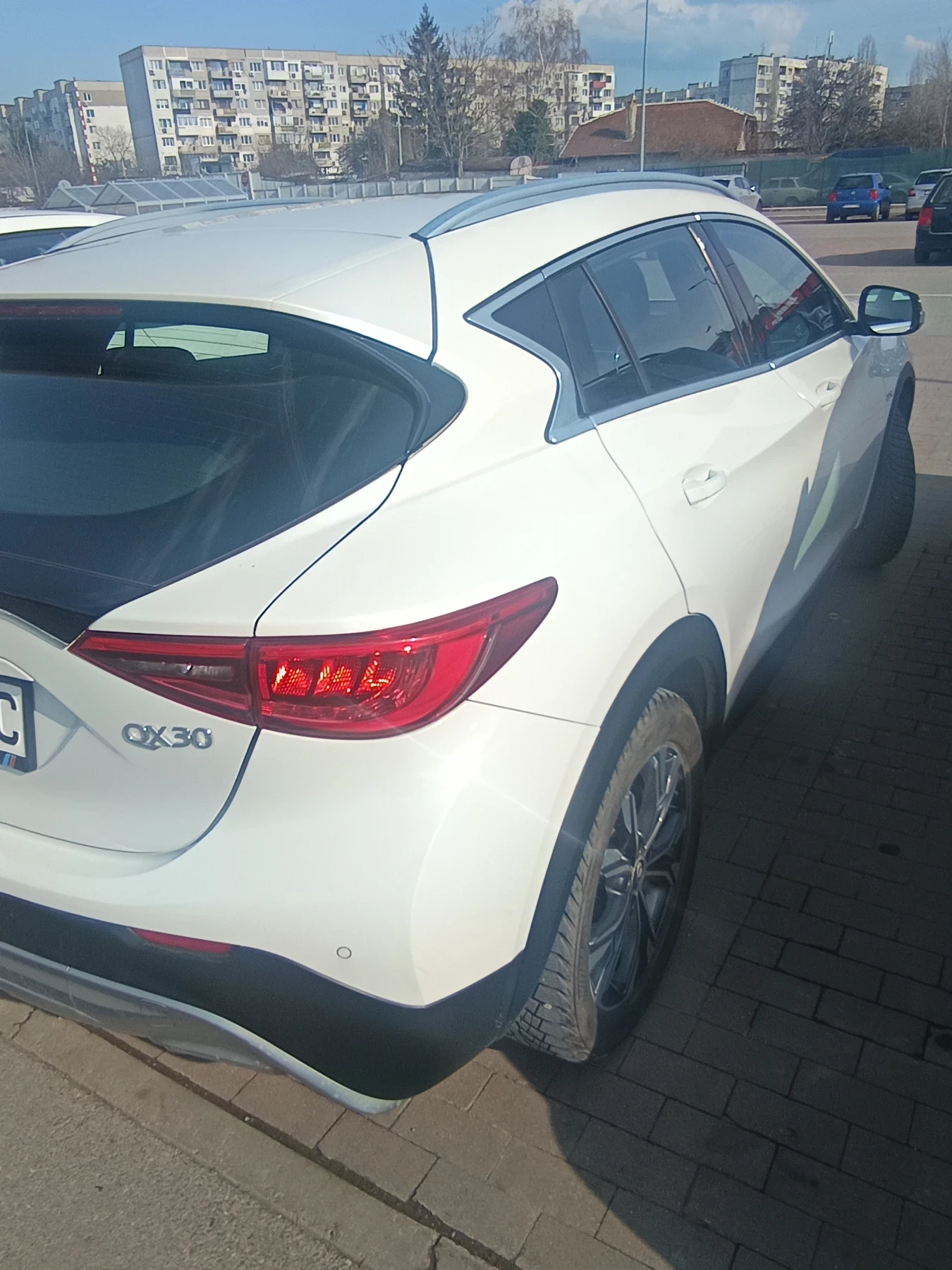 Infiniti QX30, снимка 4 - Автомобили и джипове - 53787008