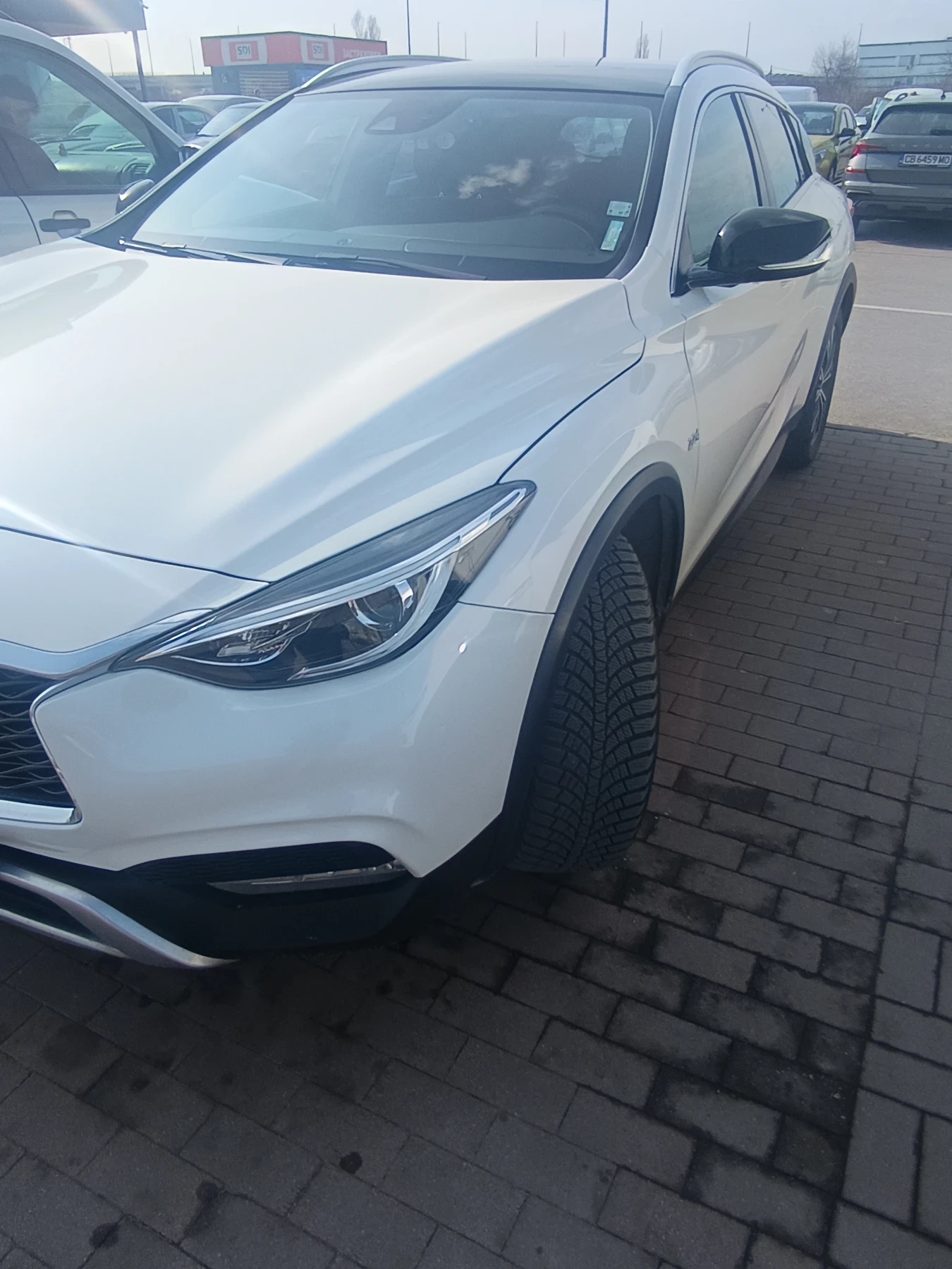 Infiniti QX30