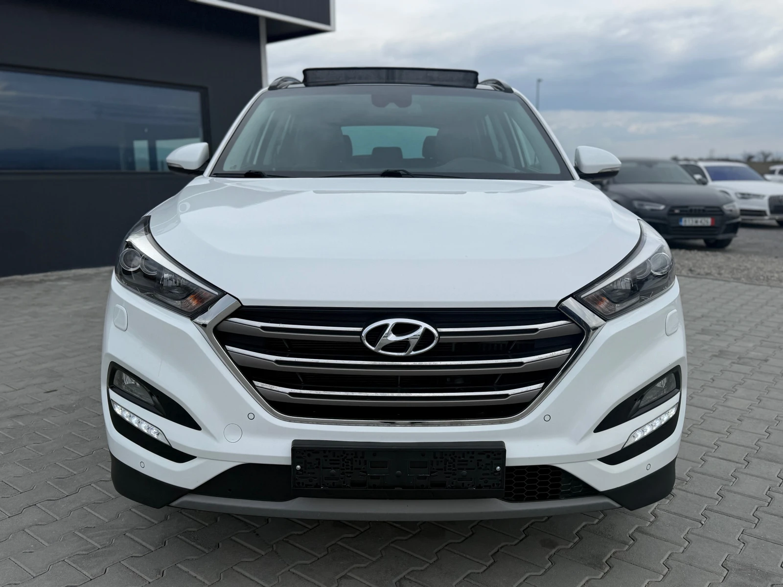 Hyundai Tucson 1.7crdi, снимка 2 - Автомобили и джипове - 53963449
