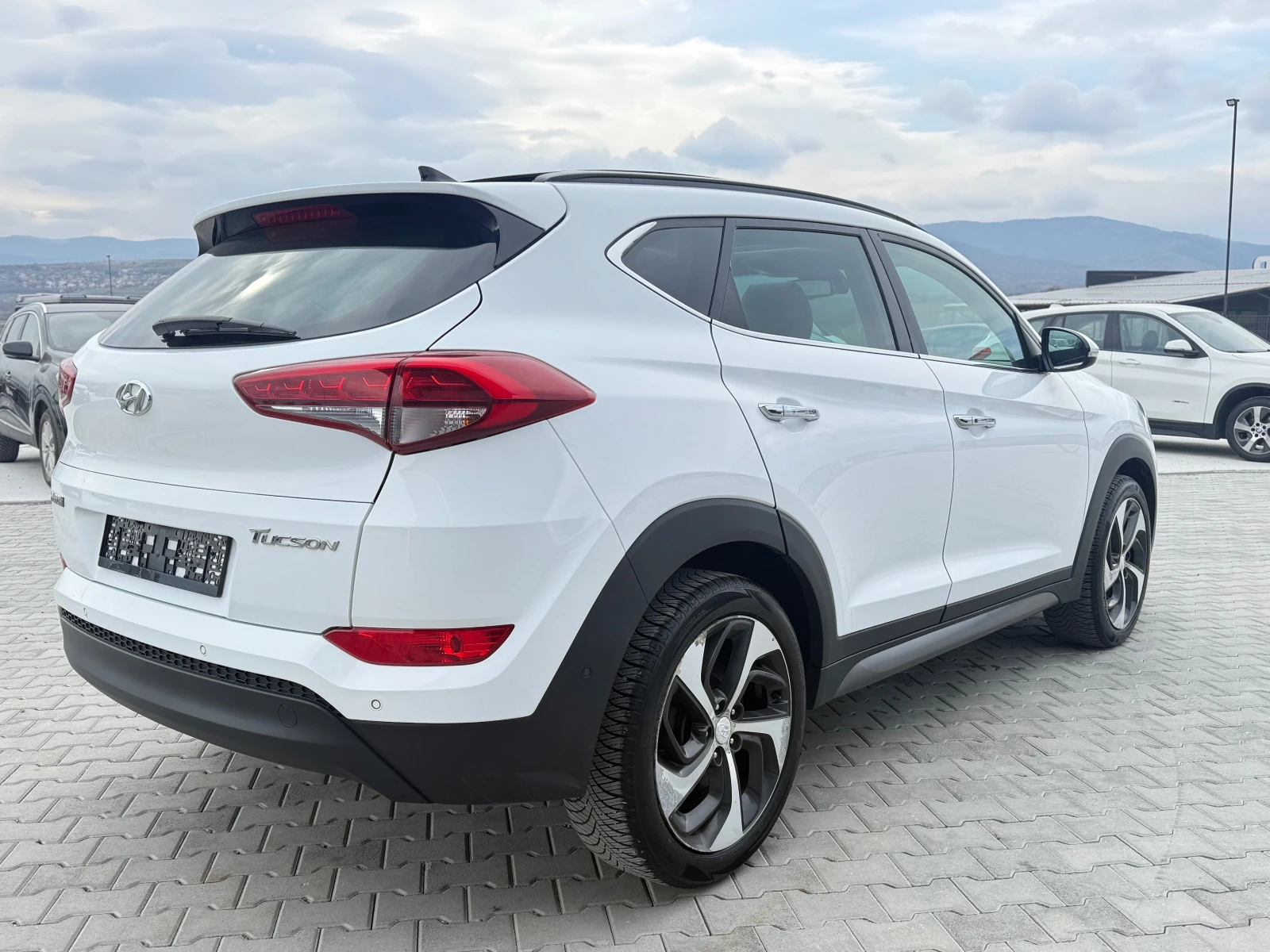 Hyundai Tucson 1.7crdi, снимка 5 - Автомобили и джипове - 53963449