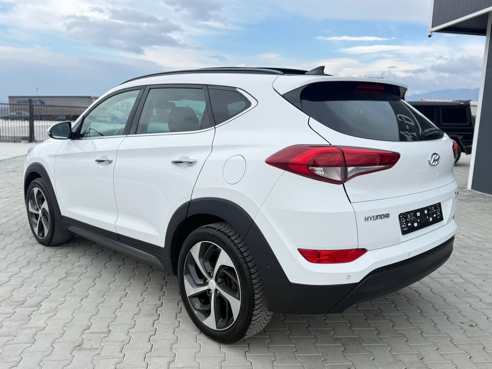 Hyundai Tucson 1.7crdi, снимка 7 - Автомобили и джипове - 53963449