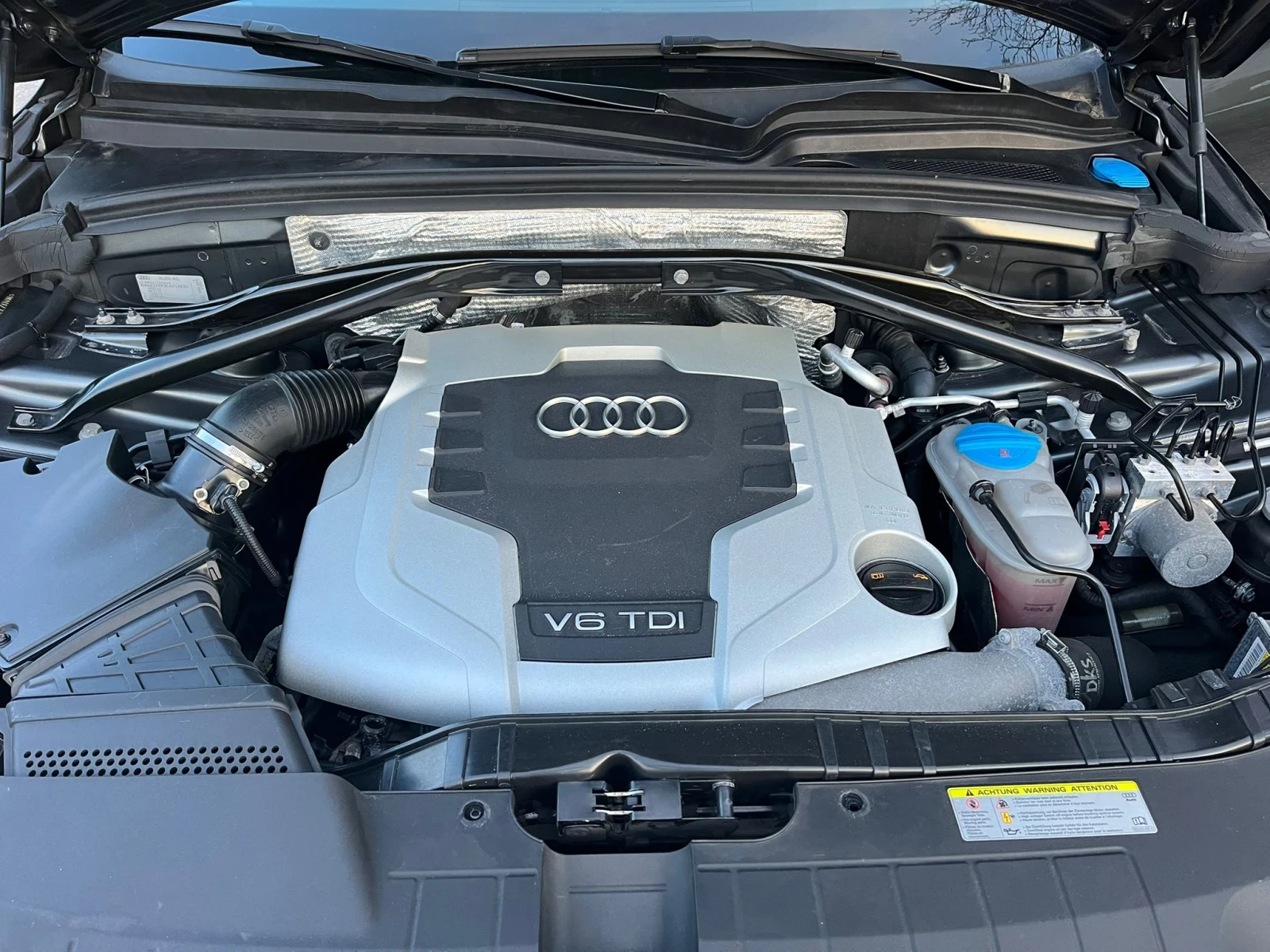 Audi Q5 3.0TDI Sline Quattro , снимка 13 - Автомобили и джипове - 54115099