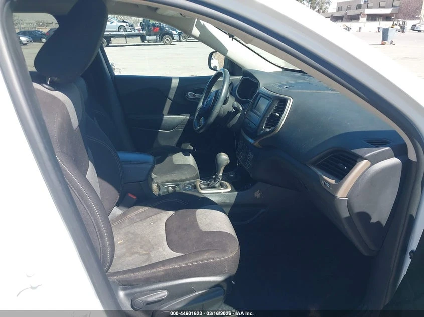 Jeep Cherokee 2.4l Altitude, снимка 5 - Автомобили и джипове - 54282980