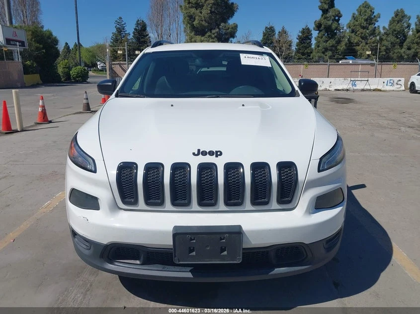 Jeep Cherokee 2.4l Altitude, снимка 13 - Автомобили и джипове - 54282980