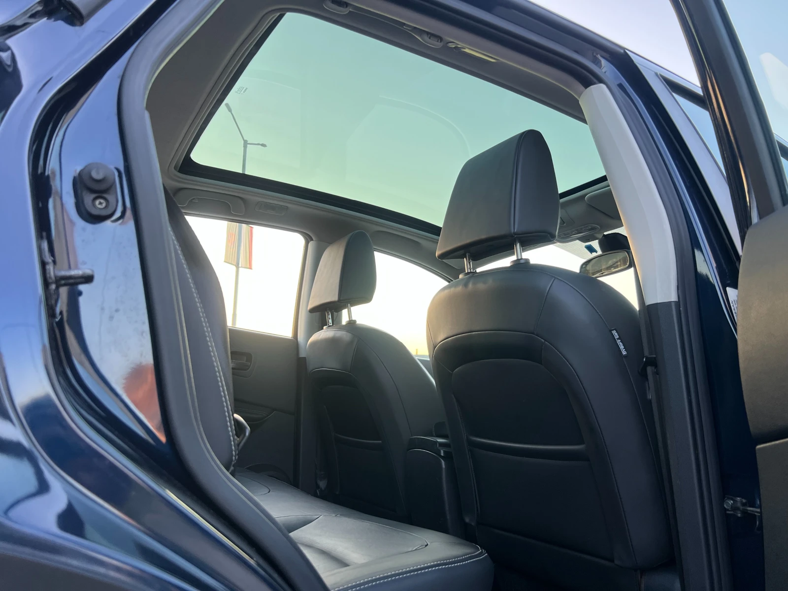 Nissan Qashqai  2.0i-141к.с-4х4-Автоматик-Кожа-Панорама, снимка 13 - Автомобили и джипове - 54483715