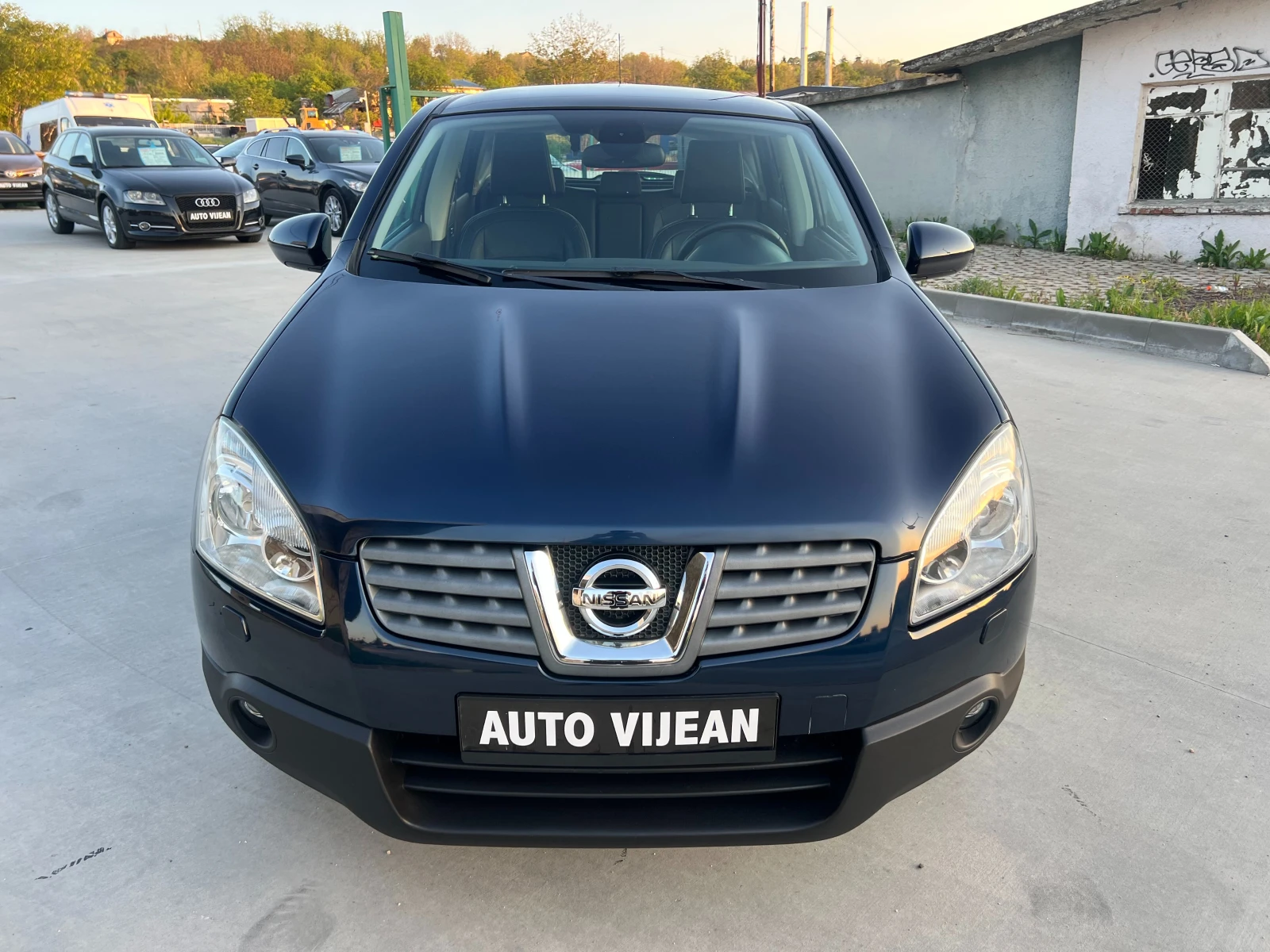 Nissan Qashqai  2.0i-141к.с-4х4-Автоматик-Кожа-Панорама, снимка 2 - Автомобили и джипове - 54483715