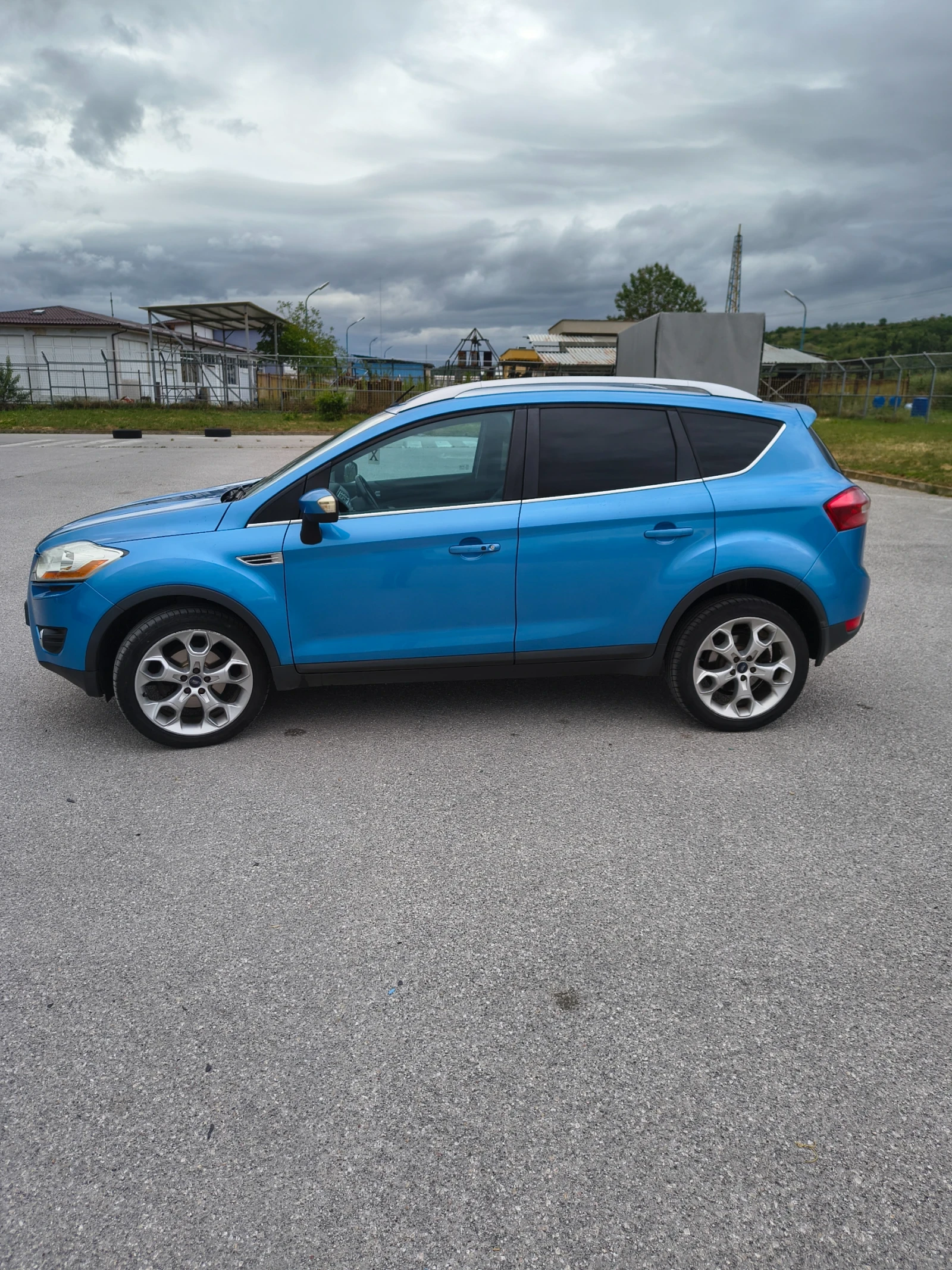 Ford Kuga 4х4 бензин ръчни ск. нов внос, снимка 2 - Автомобили и джипове - 54651828