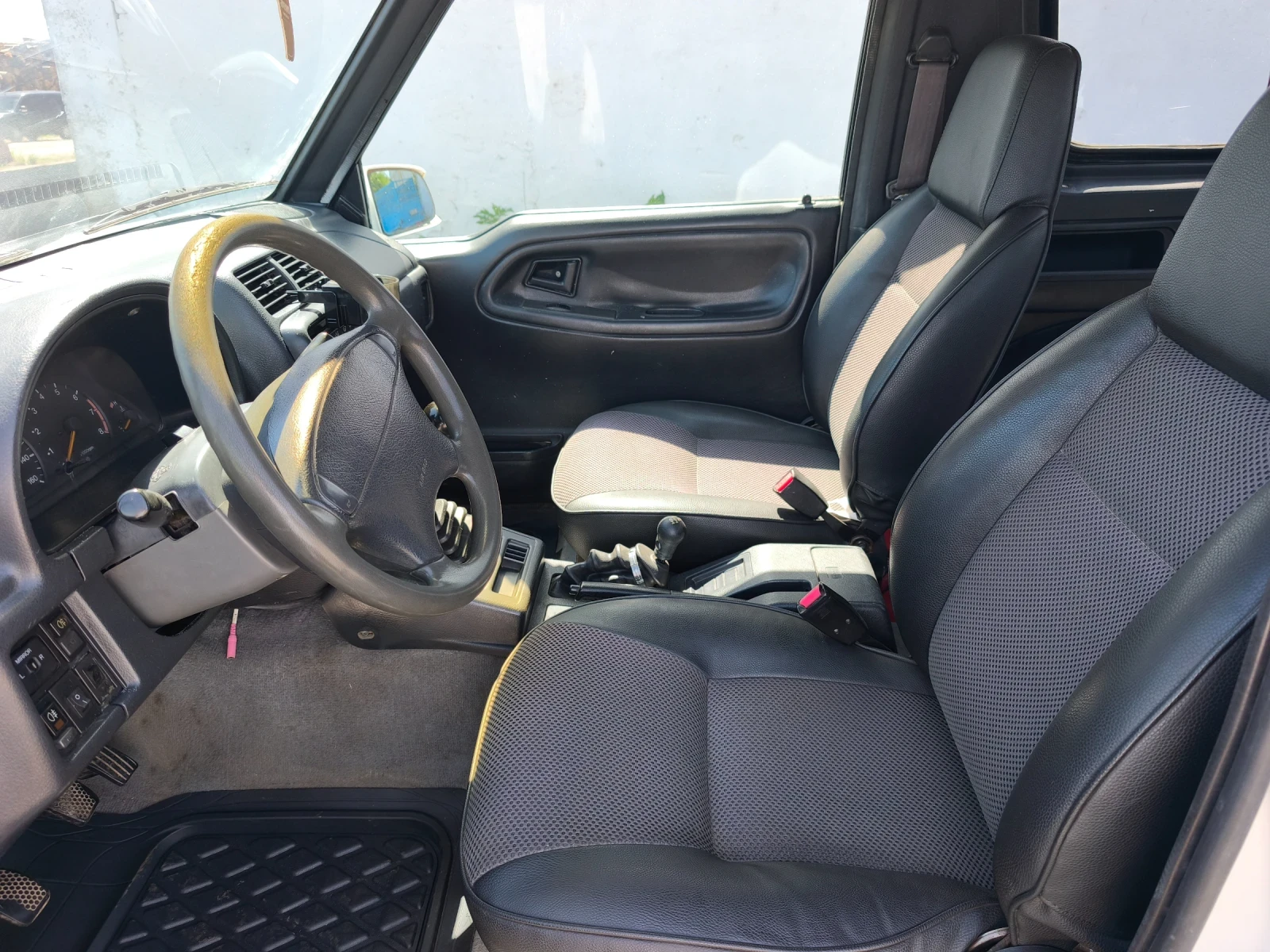 Suzuki Vitara 1.6.16V, снимка 13 - Автомобили и джипове - 54797951