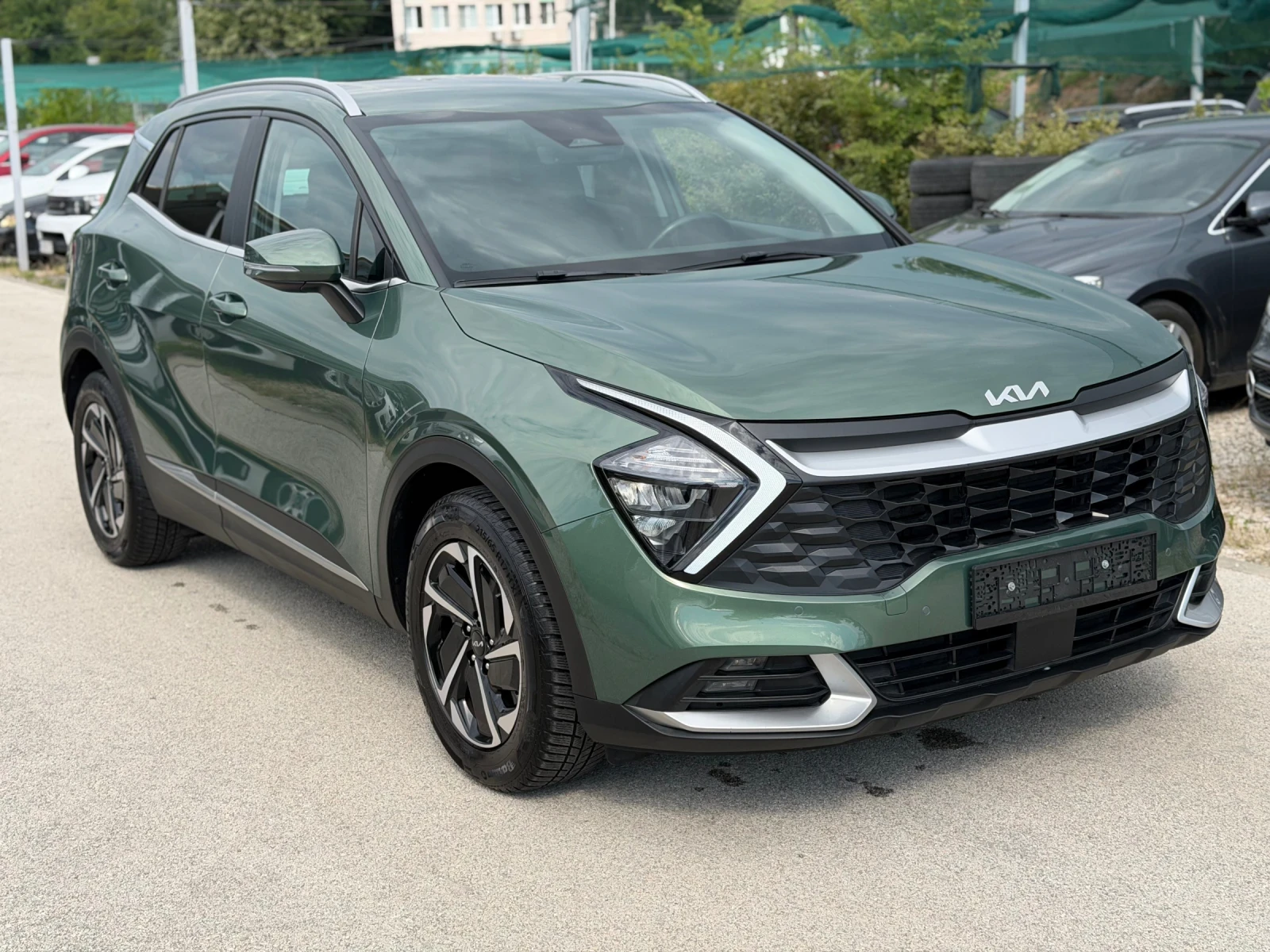 Kia Sportage 1.6T HPE MHEV 7AT 4x4 Швейцария, снимка 2 - Автомобили и джипове - 55260339