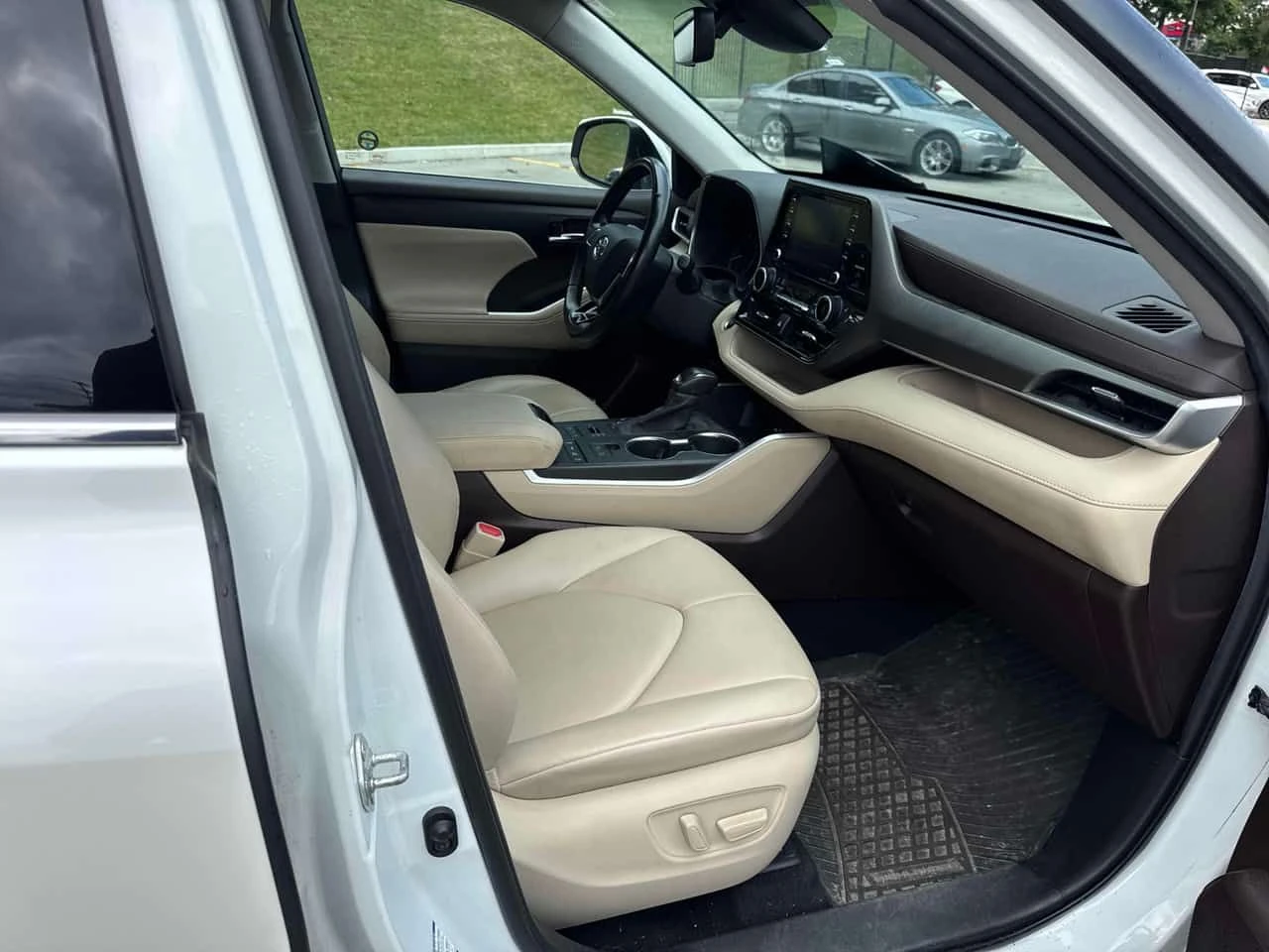 Toyota Highlander XLE/CARFAX/Кожа/7 Места/Подгрев/Шибедах/Ленти/КЛИП, снимка 13 - Автомобили и джипове - 55418573