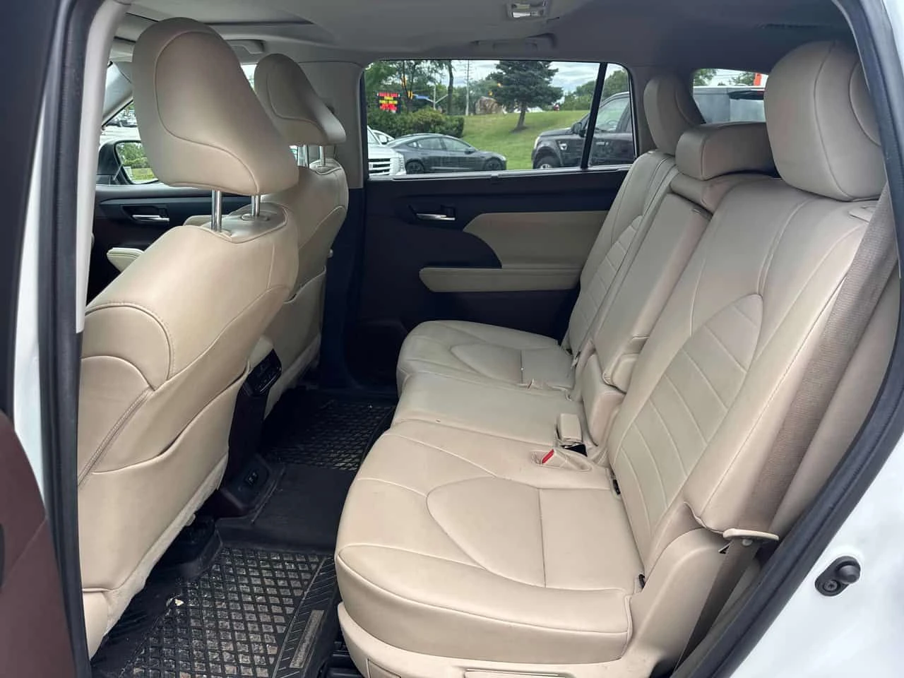 Toyota Highlander XLE/CARFAX/Кожа/7 Места/Подгрев/Шибедах/Ленти/КЛИП, снимка 10 - Автомобили и джипове - 55418573
