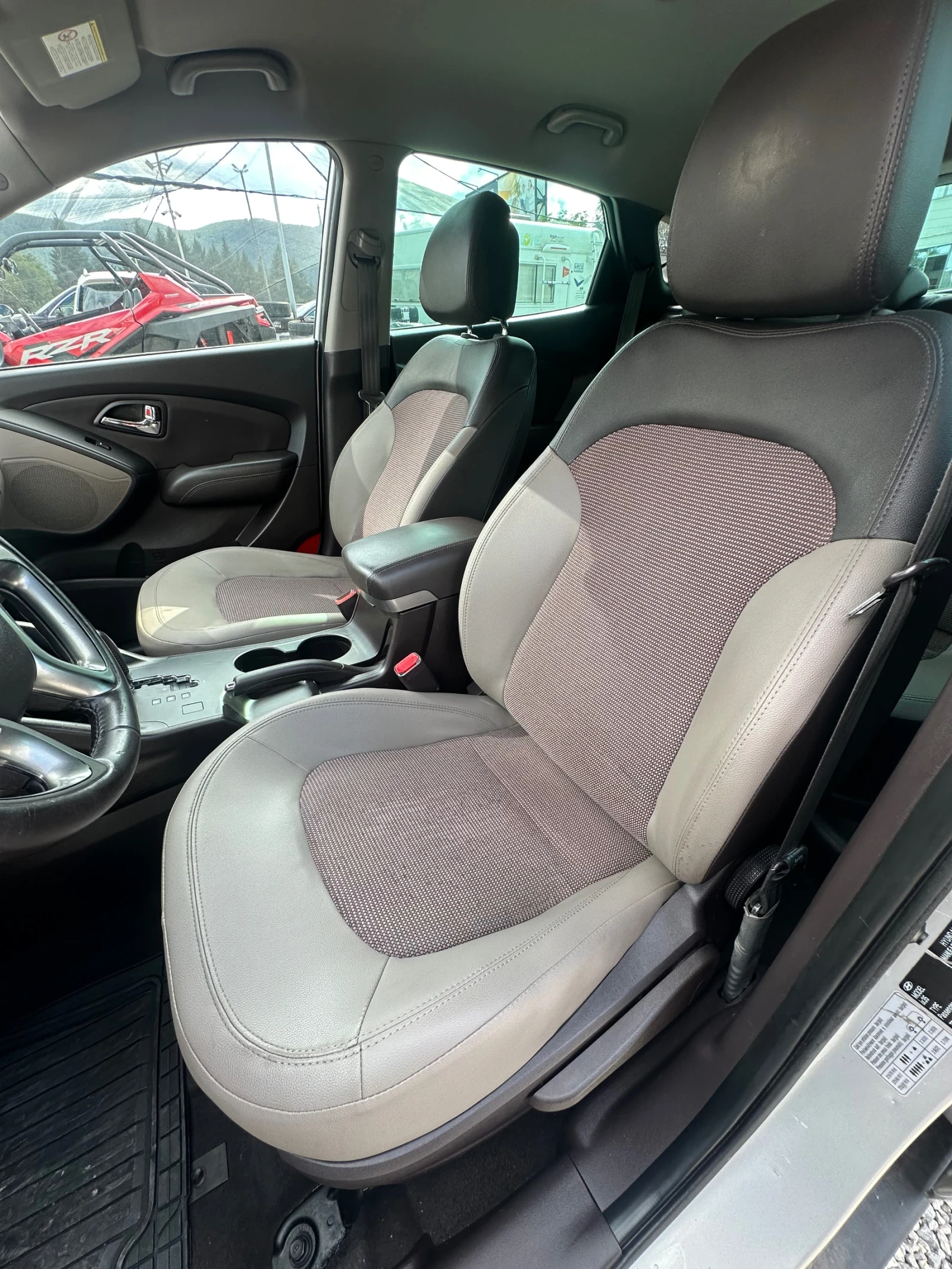 Hyundai IX35 АВТОМАТИК 4х4, снимка 14 - Автомобили и джипове - 55445839