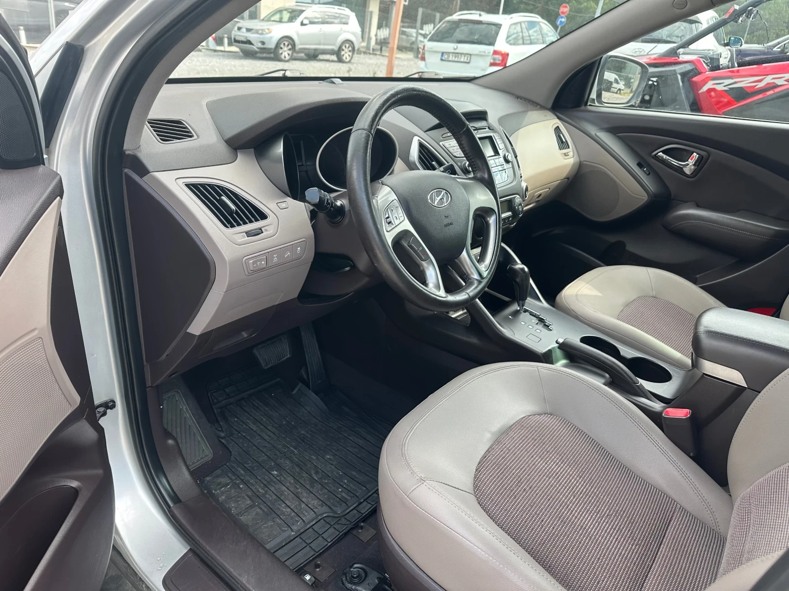 Hyundai IX35 АВТОМАТИК 4х4, снимка 9 - Автомобили и джипове - 55445839