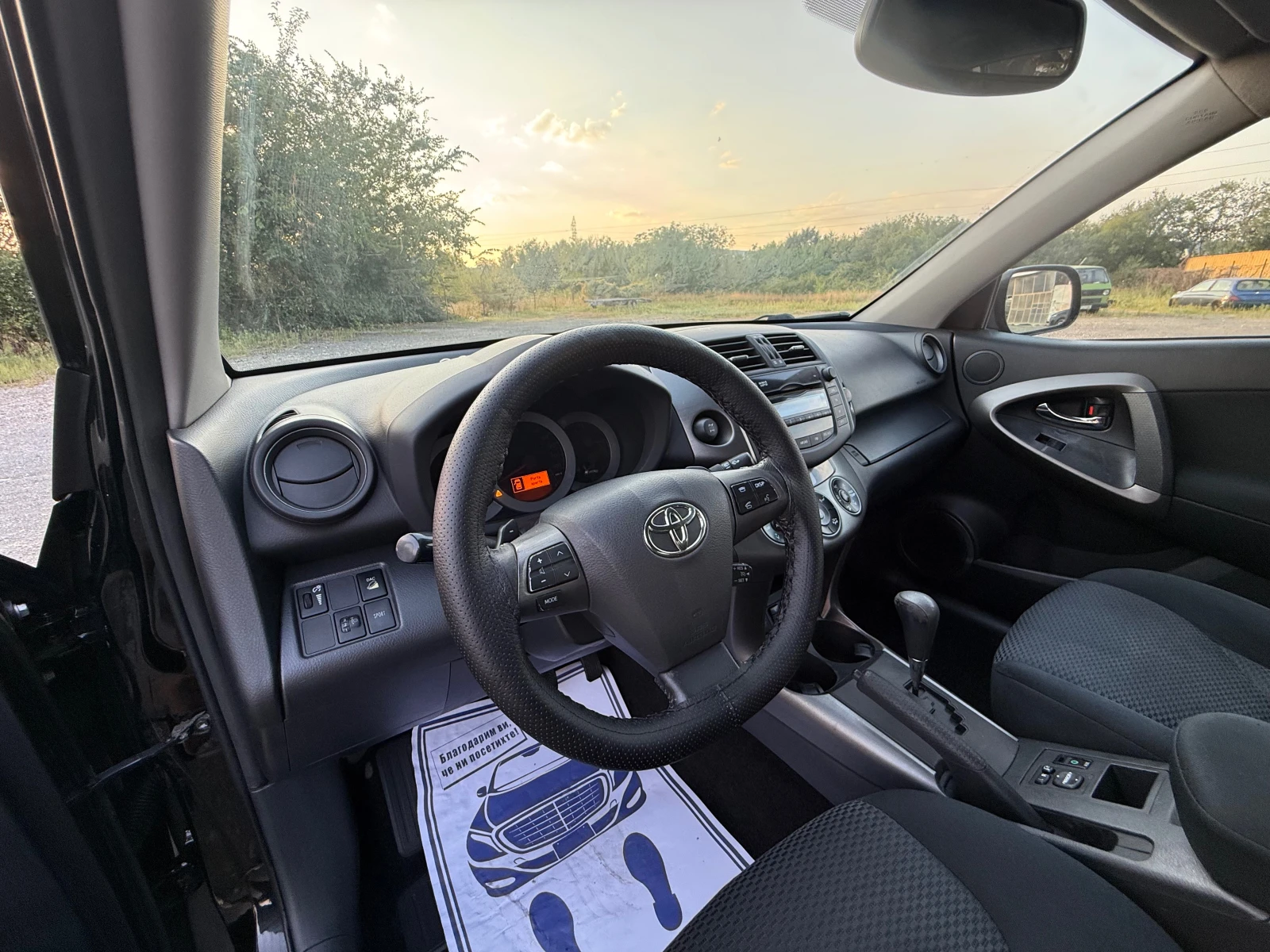 Toyota Rav4 AUT. 4x4 FACELIFT ШВЕЙЦАРИЯ, снимка 6 - Автомобили и джипове - 55592102