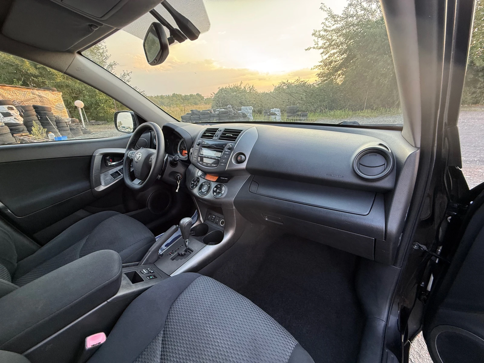 Toyota Rav4 AUT. 4x4 FACELIFT ШВЕЙЦАРИЯ, снимка 8 - Автомобили и джипове - 55592102