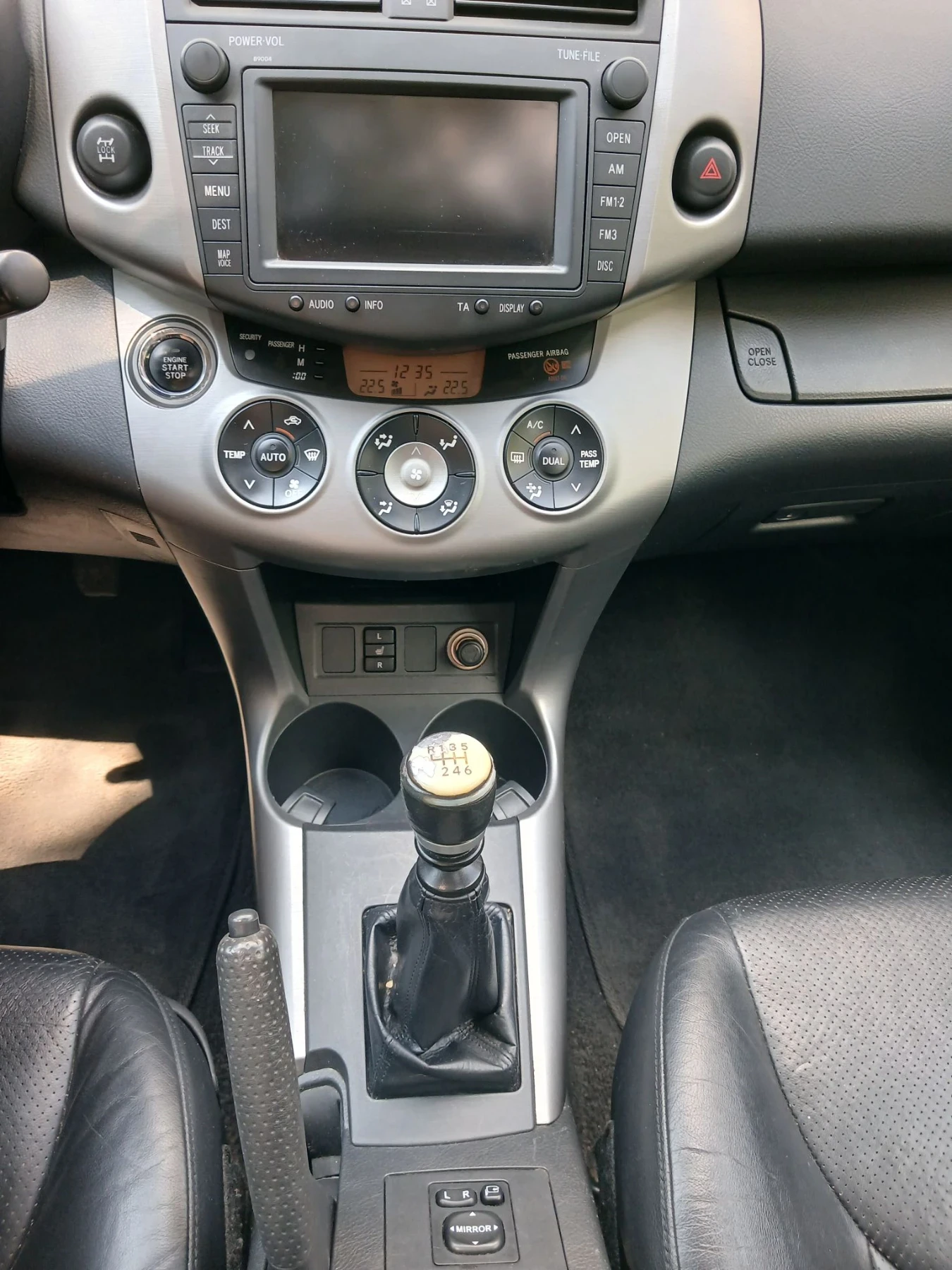 Toyota Rav4 2.2 D-CAT, снимка 7 - Автомобили и джипове - 55655767