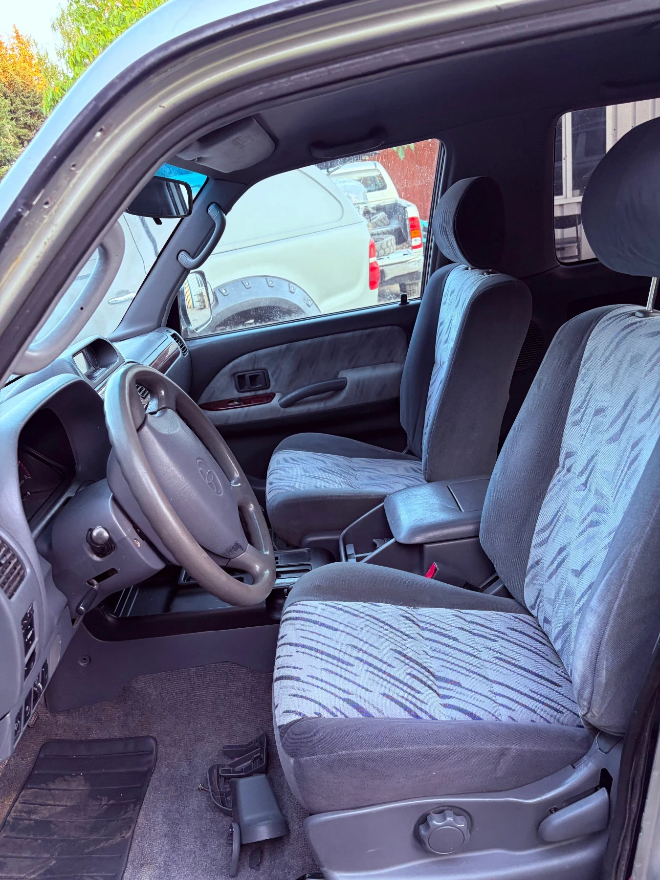 Toyota Land cruiser 3.0 D-4D 163kc auto, снимка 11 - Автомобили и джипове - 55713222