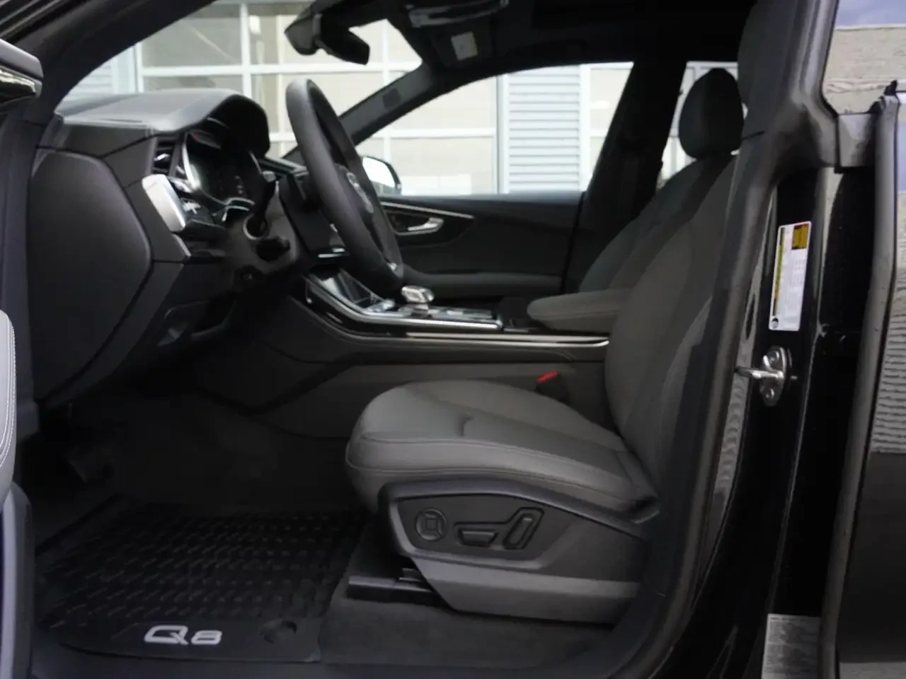 Audi Q8, снимка 17 - Автомобили и джипове - 56180521