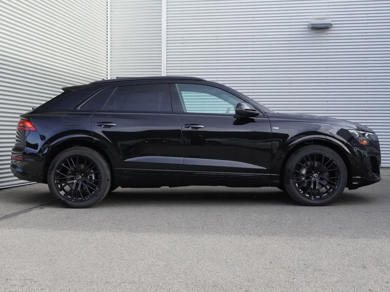 Audi Q8, снимка 5 - Автомобили и джипове - 56180521