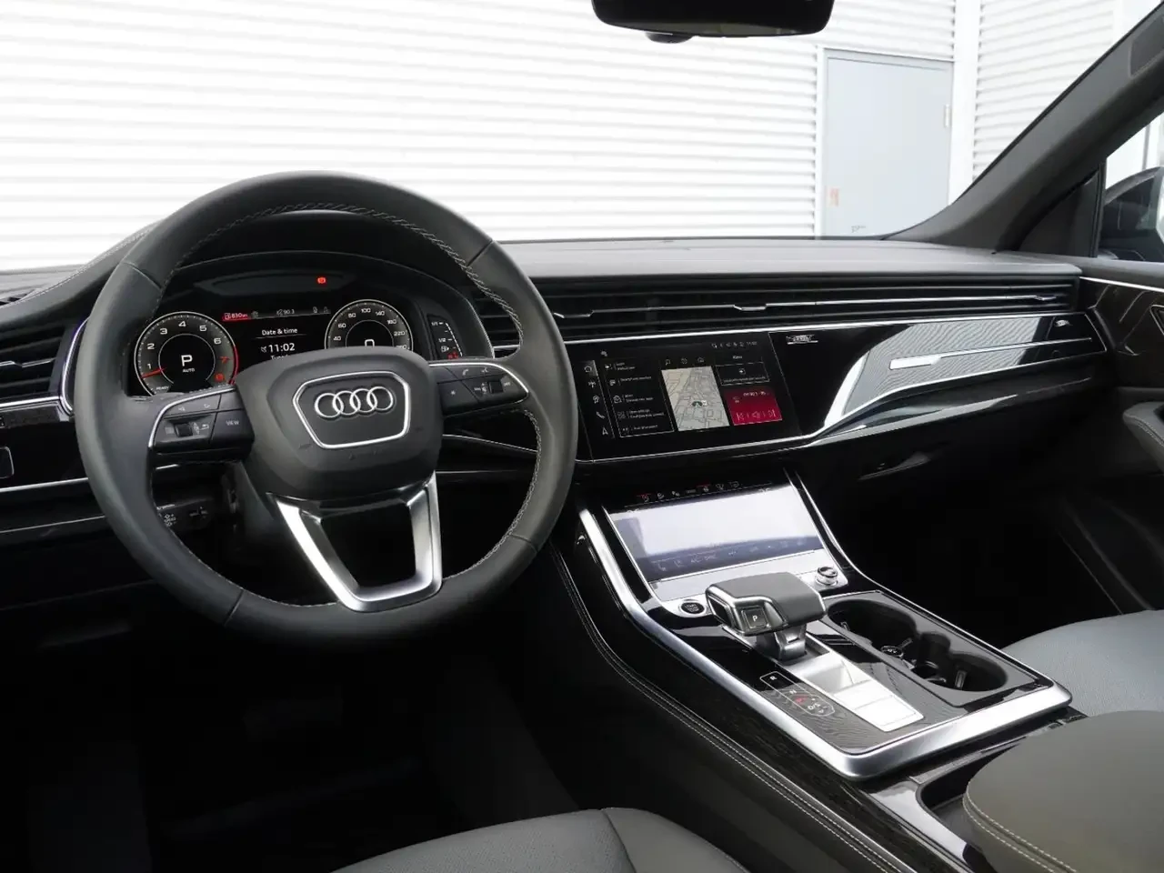 Audi Q8, снимка 2 - Автомобили и джипове - 56180521