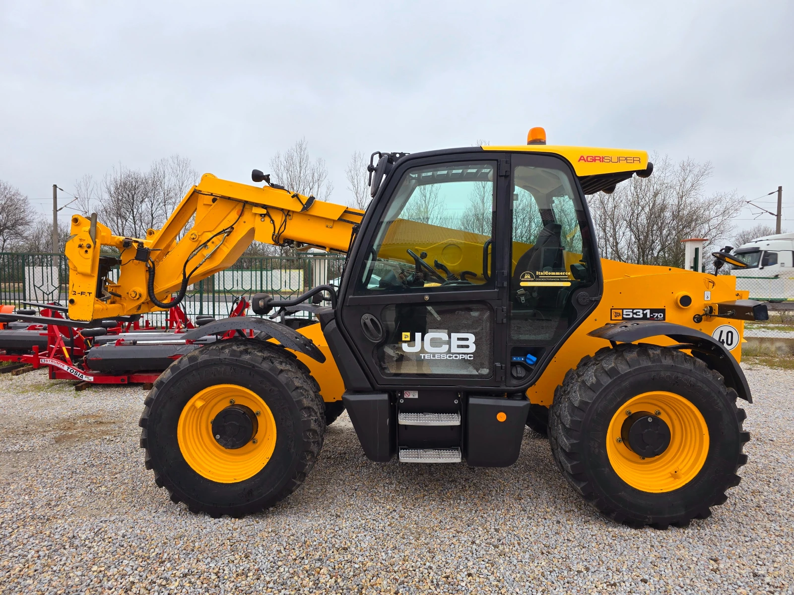 Телескопичен товарач JCB 531-70 AGRI SUPER, снимка 1