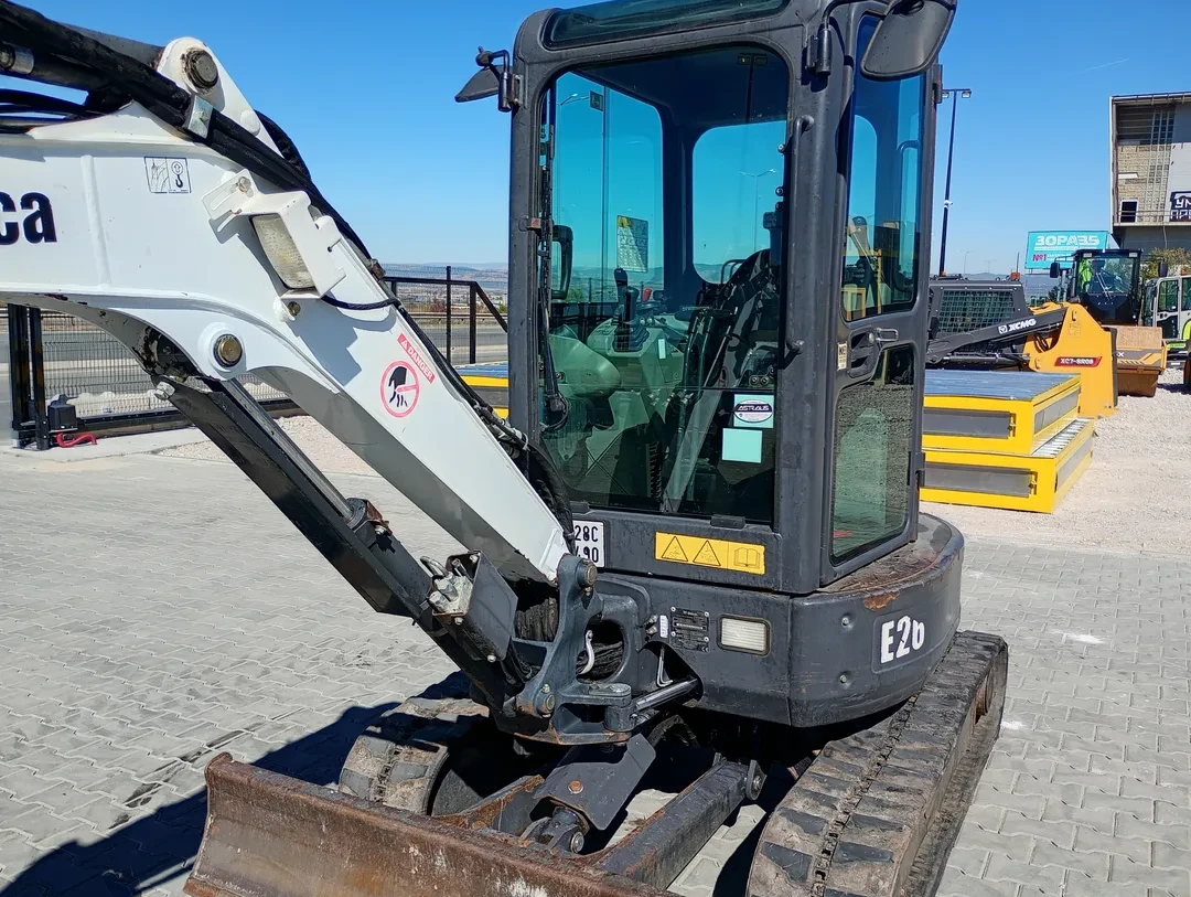 ����� Bobcat E26 | Mobile.bg � ����������� 6