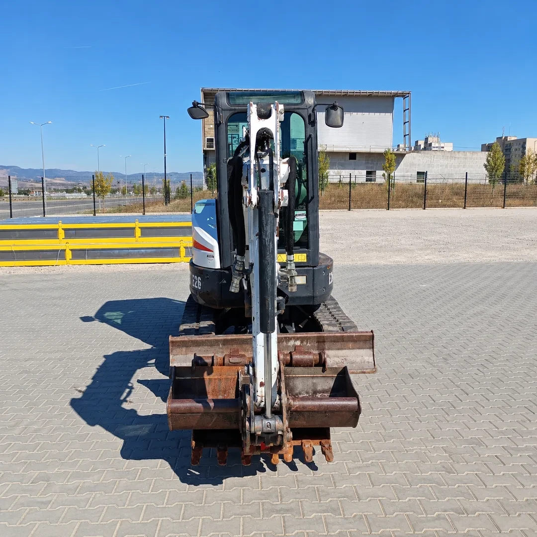 ����� Bobcat E26 | Mobile.bg � ����������� 2