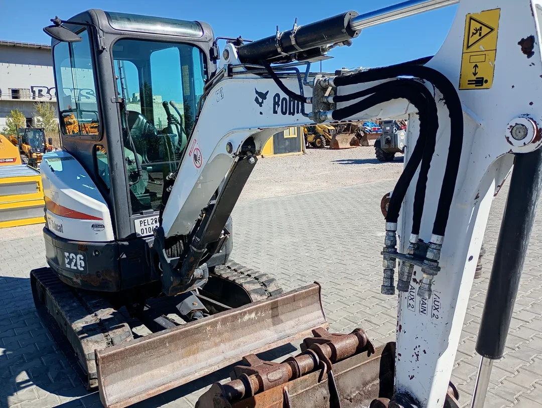 ����� Bobcat E26 | Mobile.bg � ����������� 7