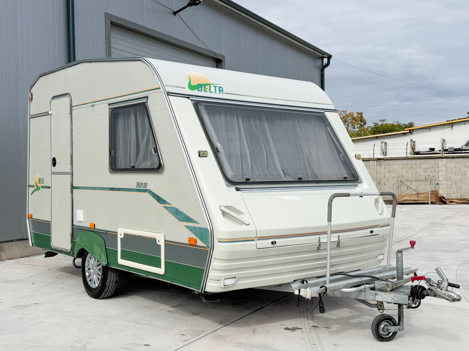 Каравана Adria /Delta 360 + тента