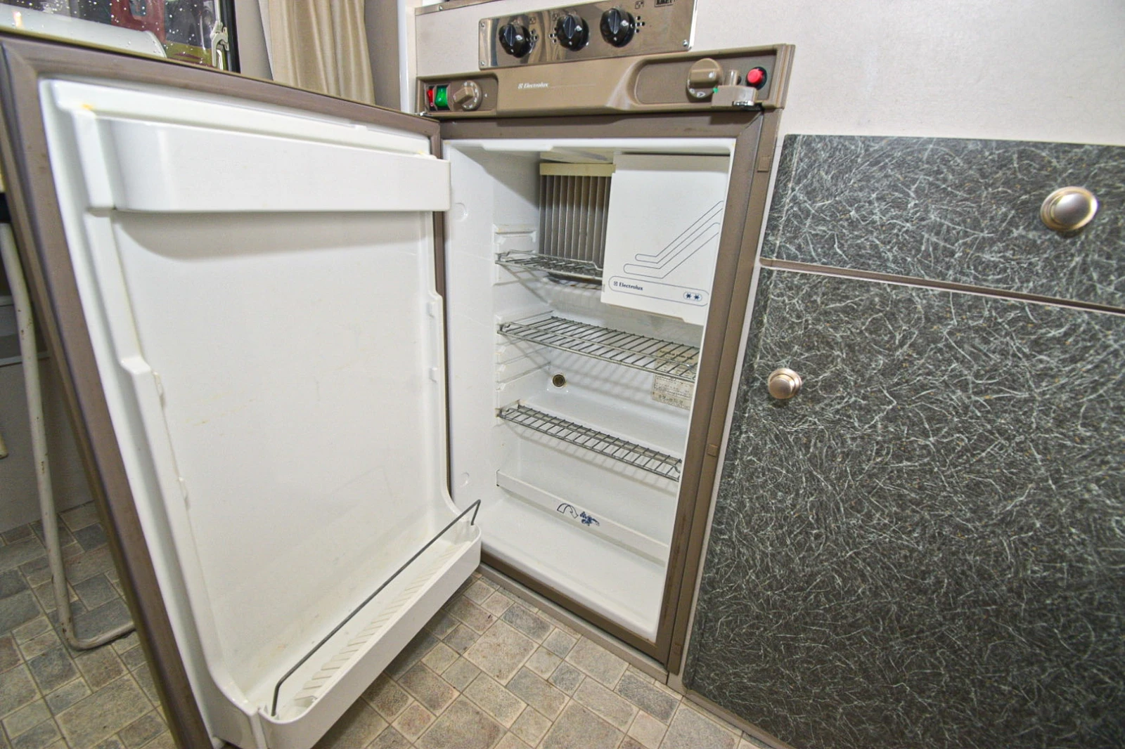 �������� Adria /Delta 360 + ����� | Mobile.bg � ����������� 9