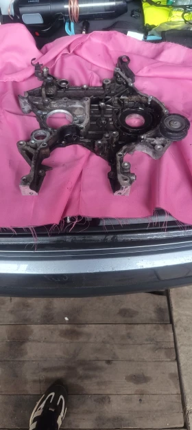 Продавам болтове и страничен капак за двигател d4fd 1.7crdi, снимка 2 - Части - 52998997