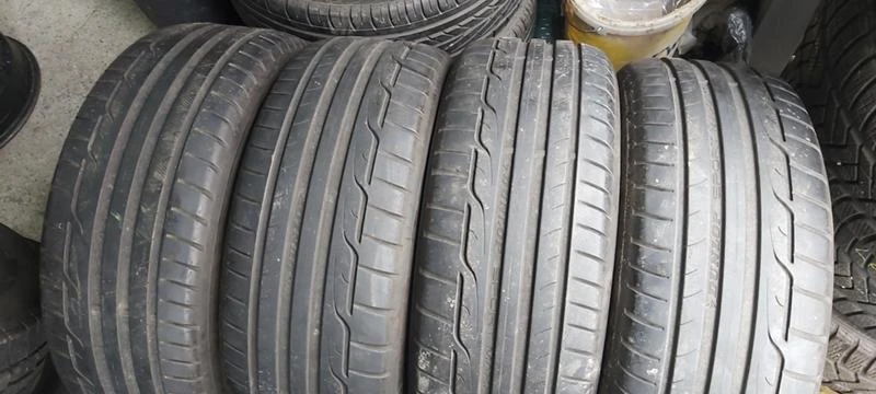 Гуми Летни 215/50R17, снимка 1 - Гуми и джанти - 34706881