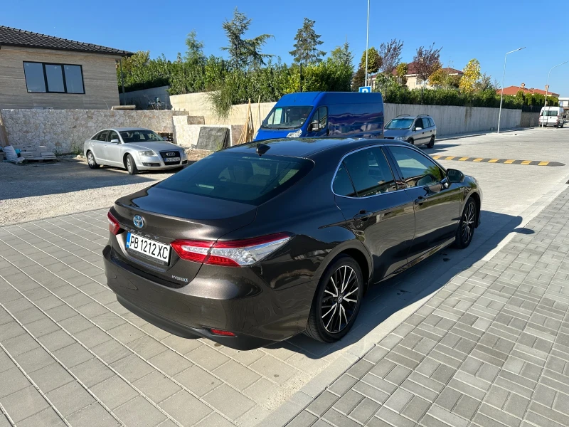 Toyota Camry 2.5 HYBRID 220 KC, снимка 9 - Автомобили и джипове - 47508806