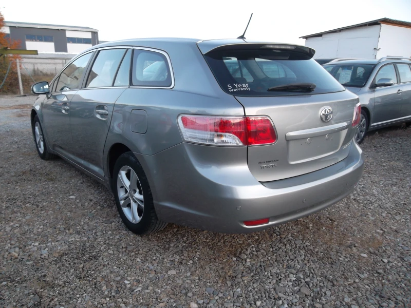 Toyota Avensis 2.2 D4D-126, снимка 4 - Автомобили и джипове - 47814192