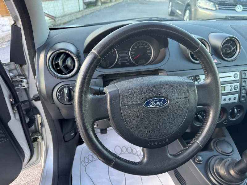 Ford Fiesta 1.2i-Ghia, снимка 16 - Автомобили и джипове - 48337765