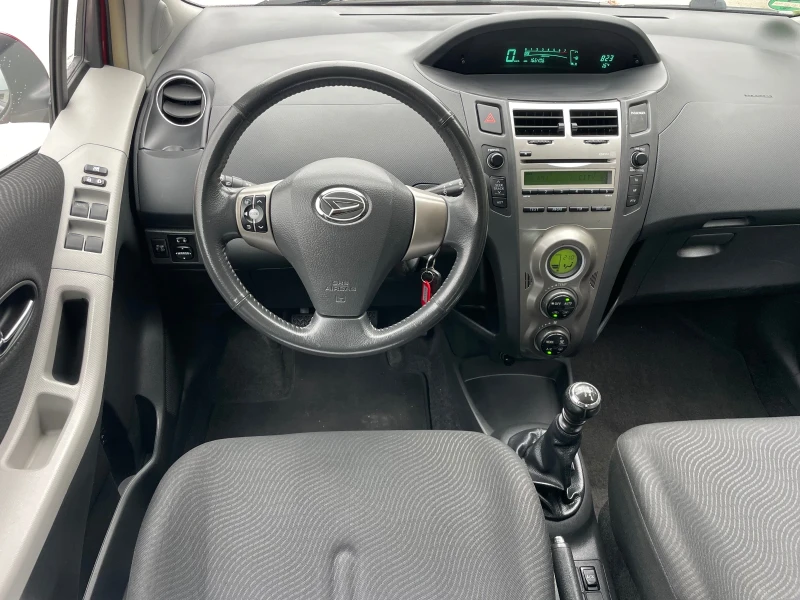 Toyota Yaris 1.33VVTI 100к.с. FACE ГЕРМАНИЯ, снимка 11 - Автомобили и джипове - 52339206