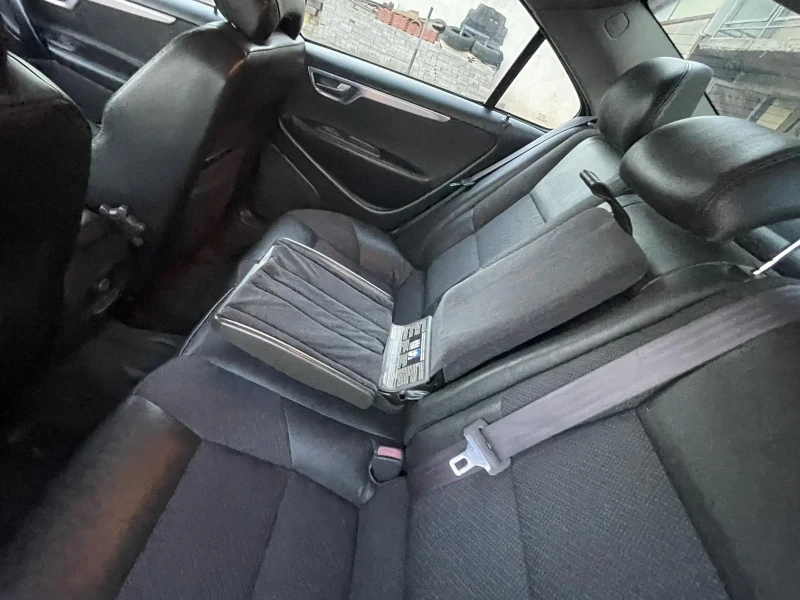 Volvo S60 D5, снимка 12 - Автомобили и джипове - 52382056