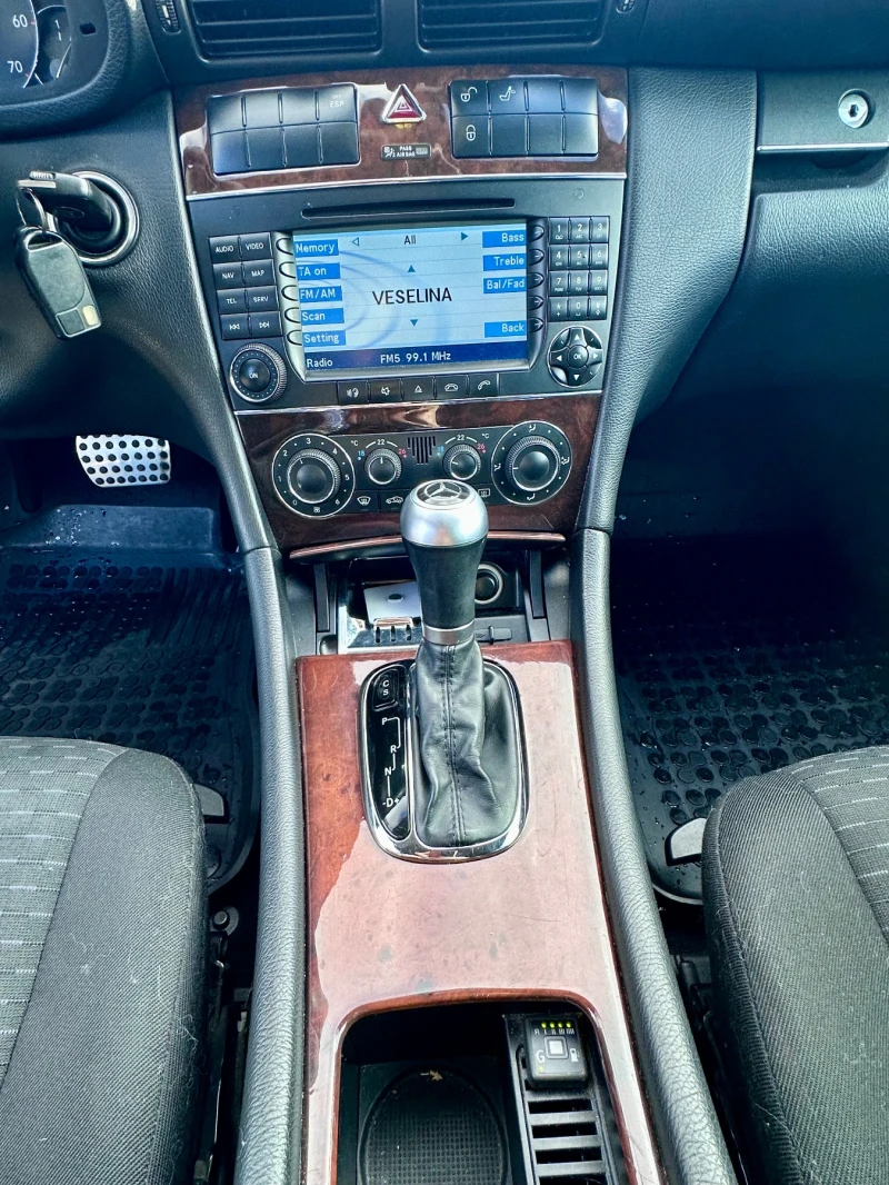 Mercedes-Benz C 180 Kompressor* Facelift* GAZ* NAVI, снимка 11 - Автомобили и джипове - 52598112