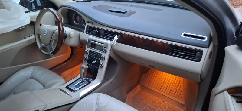 Volvo S80 2.4 D5 4x4 205hp кожа, снимка 6 - Автомобили и джипове - 52865839