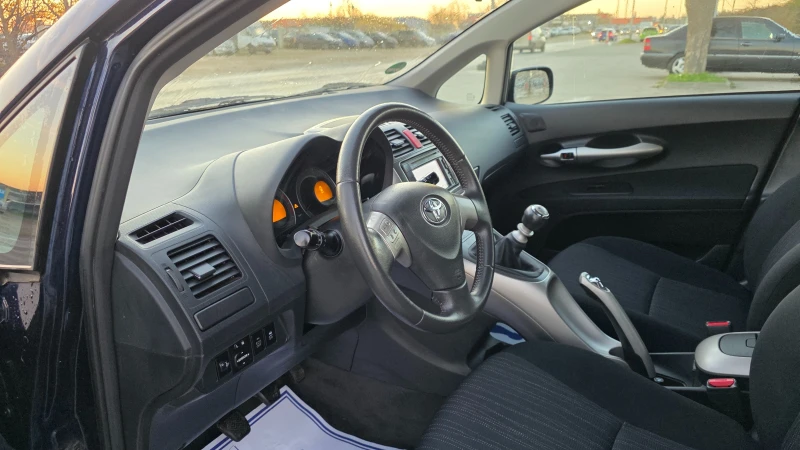 Toyota Auris КАТО ЧИСТО НОВА, снимка 7 - Автомобили и джипове - 53079284